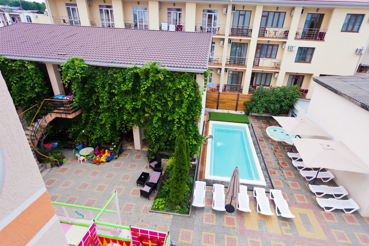 Гостевой дом в Дивноморске — вид с улицы